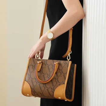 2023 Нови Висококачествени дамски кожени чанти с надпис Известния дизайнер, Чанти през рамо, Луксозни Модерни ежедневни чанти Голям Капацитет