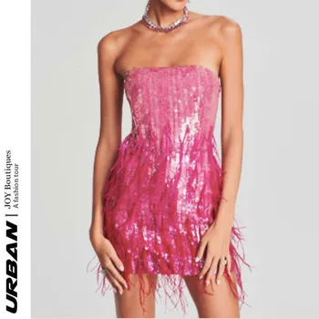 URBAN 2023, пролетно-лятно ново мини рокля, розова пола с миризмата, рокля-сутиен с пайети и пера, открита на въртене, рокля-сутиен