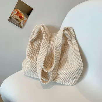 Марка дизайнерски вязаная женствена чанта през рамо, модерен проста чанта през рамо, чанта-кофа, тенденция 2022 г.