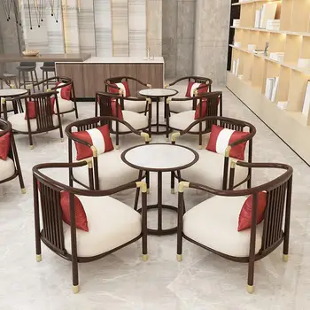 Нов офис продажби в китайски стил, комбинация на масата за преговори и изпражнения, Лесно лукс, проста-часова рецепция, 1 маса и 4 стола, хотел