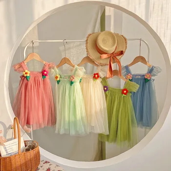 Ново модно сетчатое рокля за малки момичета с летящими ръкави в цветенце, лятно хубава празнична рокля на принцеса