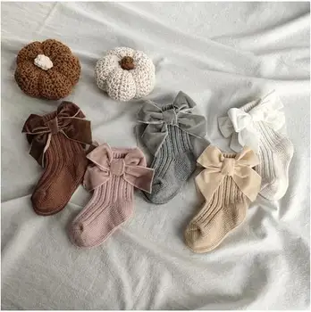 Сладки чорапи принцеса за новородени момичета с луксозен бантиком, сладки вечерни памучни терлици за деца, трикотаж носочные изделия за бебета