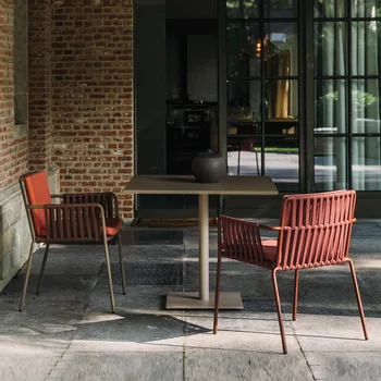 Съвременната градинска мебел, маса за Хранене и столове на открито Балкон Вила във вътрешния двор на Висококачествени столове от ратан