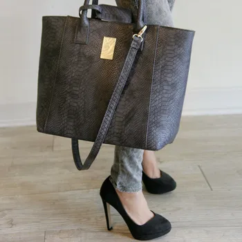 Чанта-тоут от естествена кожа с крокодиловым модел, дамски чанти-незабавни посланици през рамо, луксозни дамски чанти на известния дизайнер с високо качество