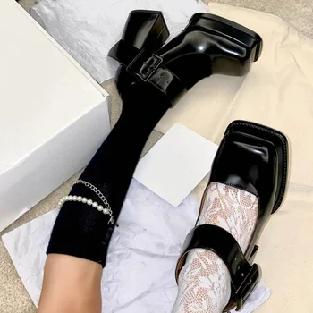 Черни дизайнерски обувки Мери Джейн на платформа в стил пънк с масивен ток, дамски обувки-лодка на висок ток в готически стил, сандали с бяла каишка